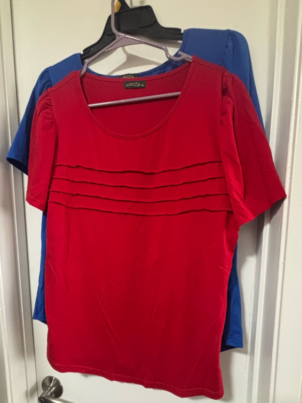 (2 shirts) Women’s Blue and Red Short Sleeve Pleated Front Top - Picture 3 of 7